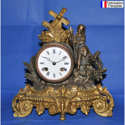 Pendule en régule motif moulin